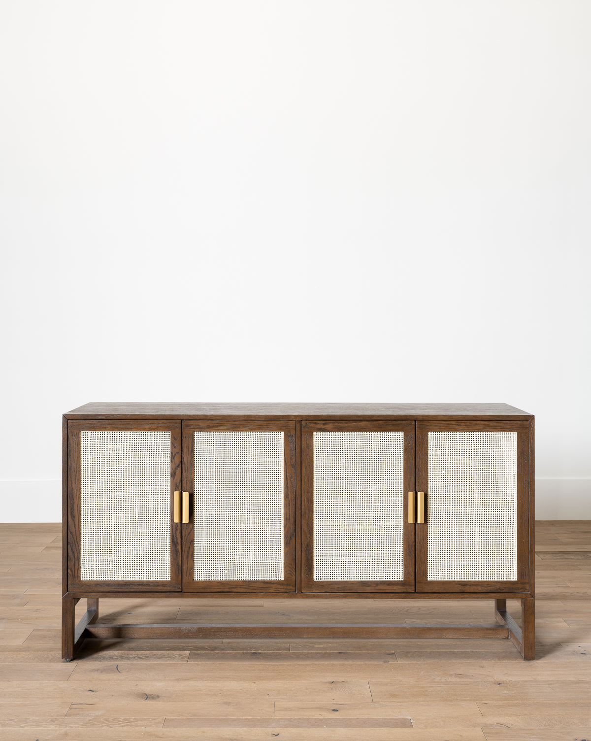 Worlds Away, Sorren Cabinet